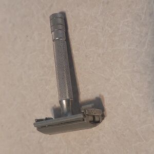 Gillette Vintage 50's 60's One Piece Speed Razor